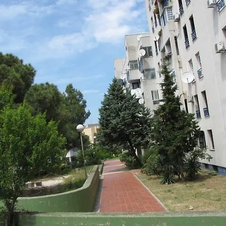 Leut Apartment, 3min Beach, 15min Center פולה