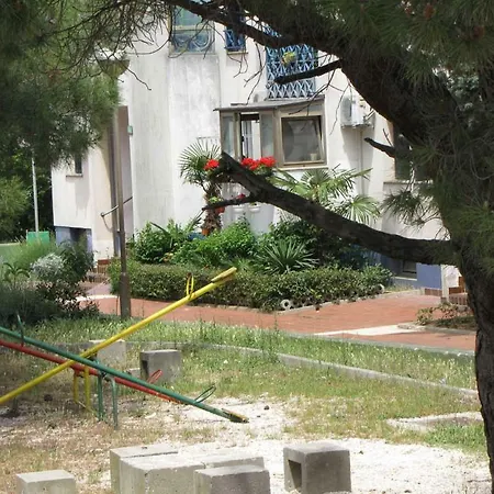 Leut Apartment, 3min Beach, 15min Center Apartment