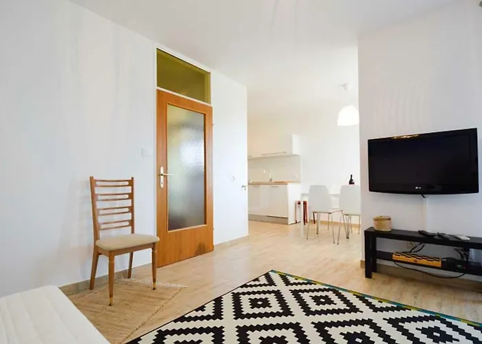 Lejlighed Leut Apartment, 3min Beach, 15min Center