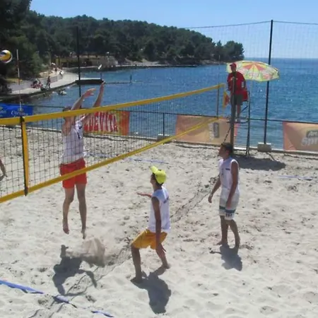 Leut Apartment, 3min Beach, 15min Center Pula