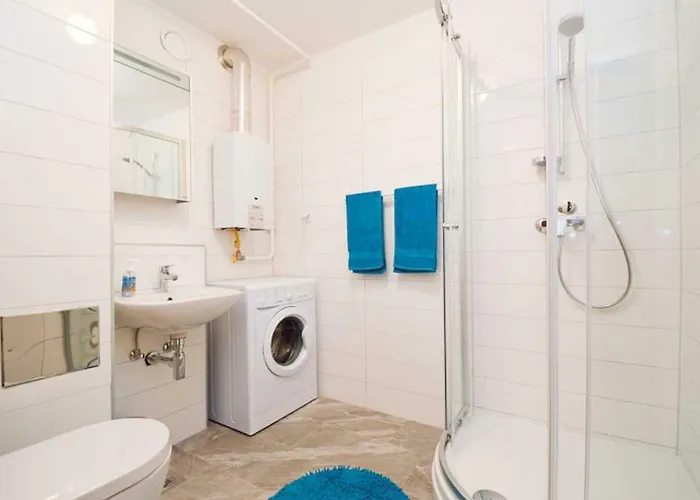 Leut Apartment, 3min Beach, 15min Center Apartment Pula