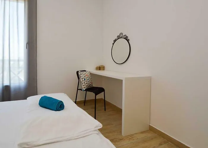 Leut Apartment, 3min Beach, 15min Center Apartament