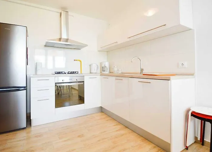 Leut Apartment, 3min Beach, 15min Center *