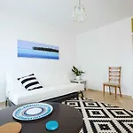 Leut Apartment, 3min Beach, 15min Center * 普拉