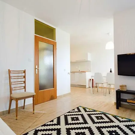 아파트 Leut Apartment, 3min Beach, 15min Center