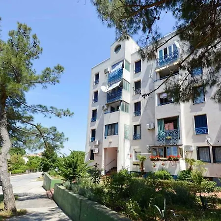 Leut Apartment, 3min Beach, 15min Center 풀라