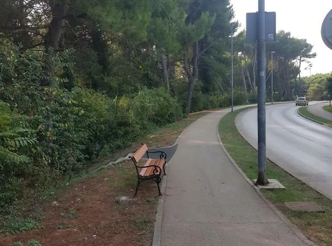 Leut Apartment, 3min Beach, 15min Center 아파트