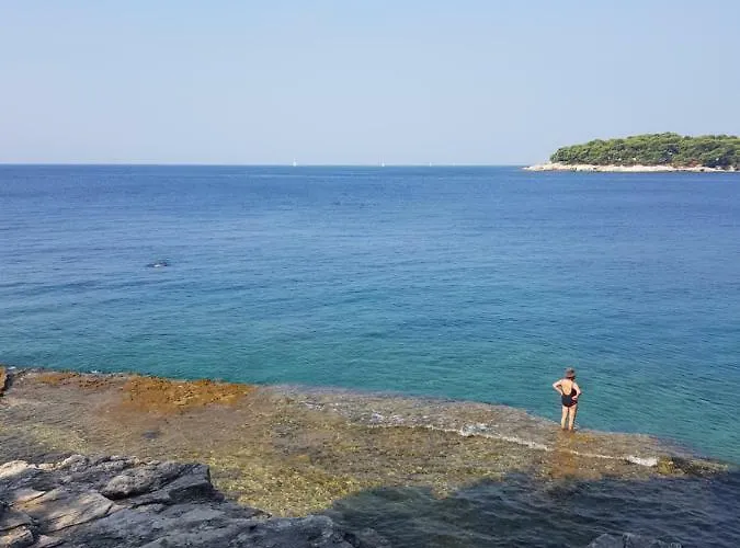 아파트 Leut Apartment, 3min Beach, 15min Center 풀라